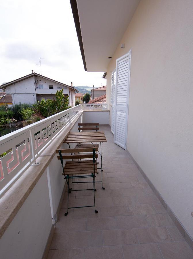 Aria Di Sale Bed & Breakfast Martinsicuro Dış mekan fotoğraf
